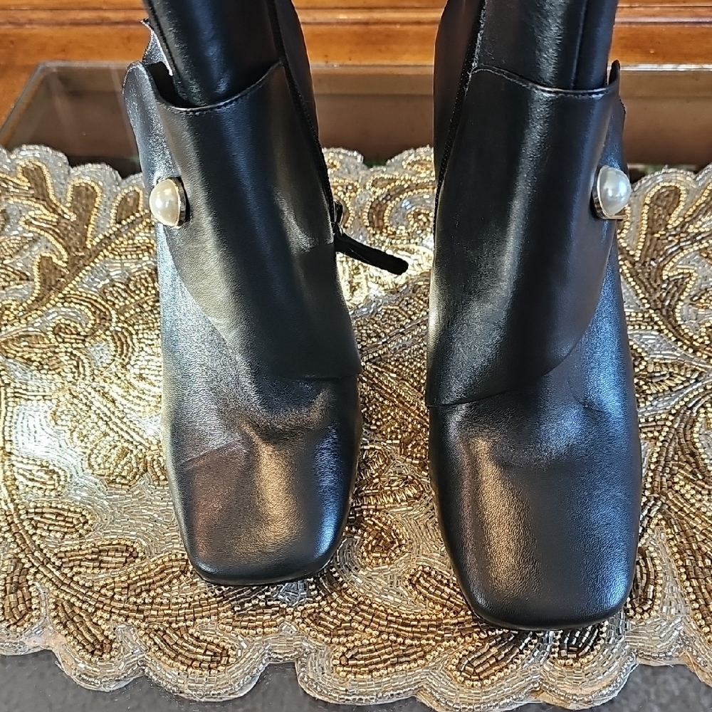 Nine West Black Heeled Boots with Pin Accent - Picture 4 of 7